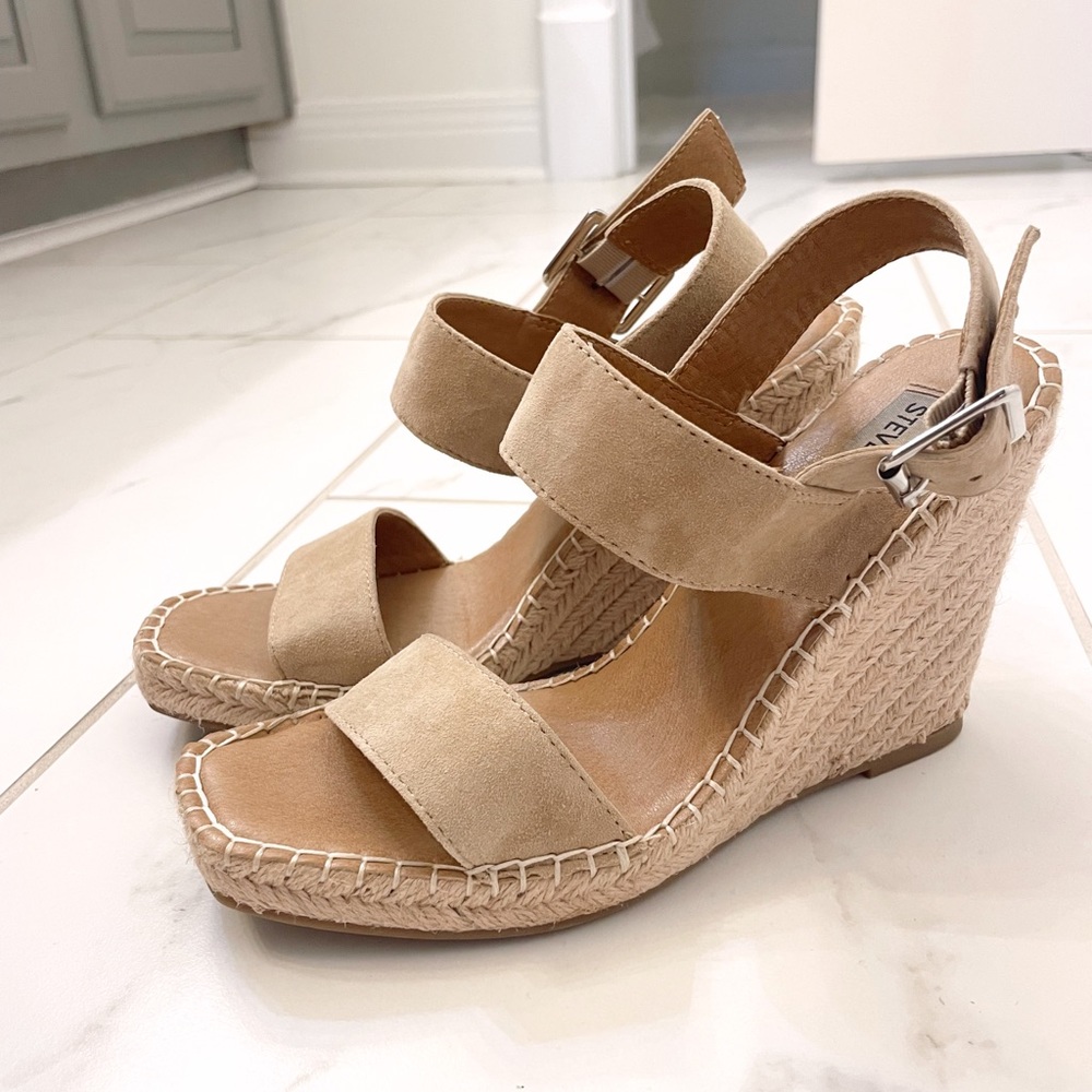 Steve Madden Nude Wedges